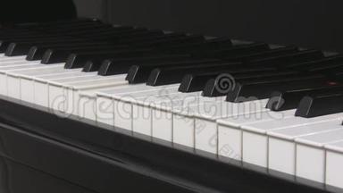 钢琴键盘按键播放.
